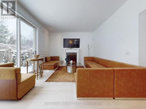 75 Brass Drive, Richmond Hill, ON - Indoor Photo Showing Living Room With Fireplace