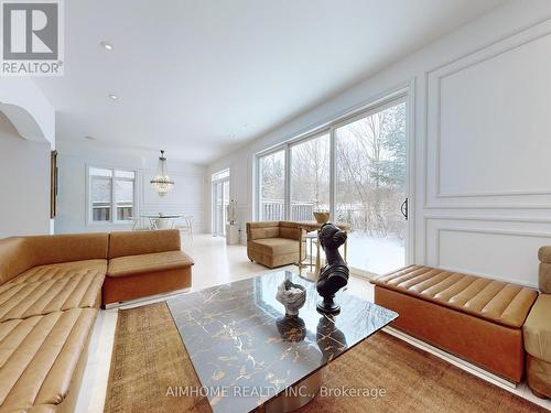 75 Brass Drive, Richmond Hill, ON - Indoor Photo Showing Living Room