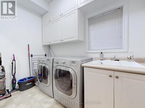 75 Brass Drive, Richmond Hill, ON - Indoor Photo Showing Laundry Room