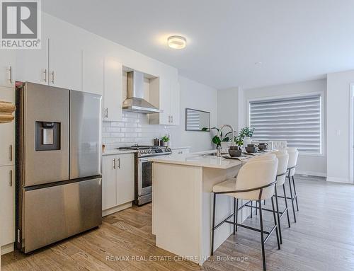 64 Settlers Road E, Oakville, ON - Indoor Photo Showing Kitchen With Upgraded Kitchen