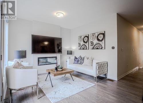 64 Settlers Road E, Oakville, ON - Indoor Photo Showing Living Room