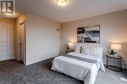 64 Settlers Road E, Oakville, ON - Indoor Photo Showing Bedroom