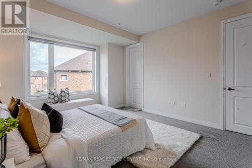 64 Settlers Road E, Oakville, ON - Indoor Photo Showing Bedroom