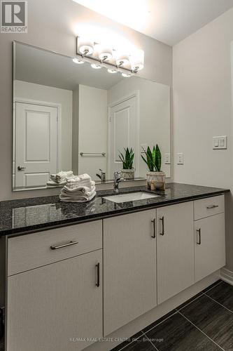 64 Settlers Road E, Oakville, ON - Indoor Photo Showing Bathroom