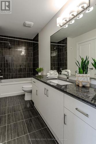 64 Settlers Road E, Oakville, ON - Indoor Photo Showing Bathroom