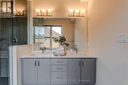 64 Settlers Road E, Oakville, ON - Indoor Photo Showing Bathroom