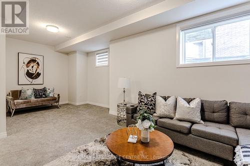 64 Settlers Road E, Oakville, ON - Indoor Photo Showing Living Room