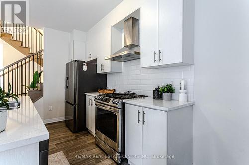 64 Settlers Road E, Oakville, ON - Indoor Photo Showing Kitchen