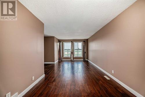 112 Falwood Crescent Ne, Calgary, AB - Indoor Photo Showing Other Room