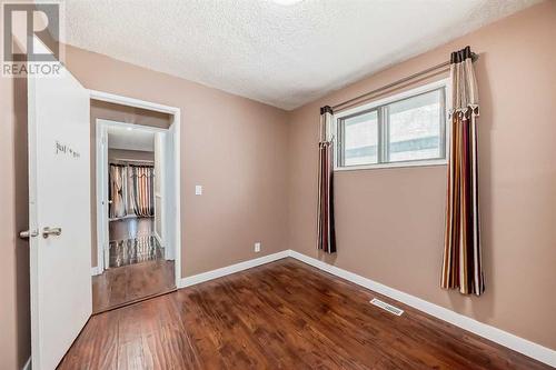 112 Falwood Crescent Ne, Calgary, AB - Indoor Photo Showing Other Room