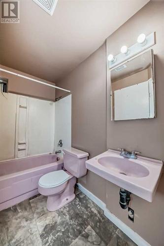 112 Falwood Crescent Ne, Calgary, AB - Indoor Photo Showing Bathroom