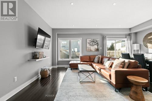 2200 Nantes Street, Ottawa, ON - Indoor Photo Showing Living Room