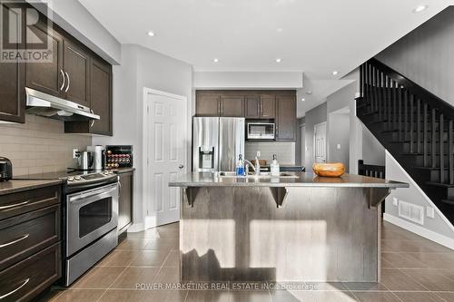 2200 Nantes Street, Ottawa, ON - Indoor Photo Showing Kitchen With Stainless Steel Kitchen With Upgraded Kitchen