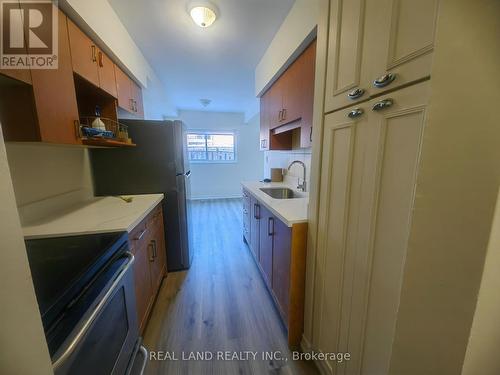 8 - 2625 King Street E, Hamilton, ON - Indoor Photo Showing Kitchen