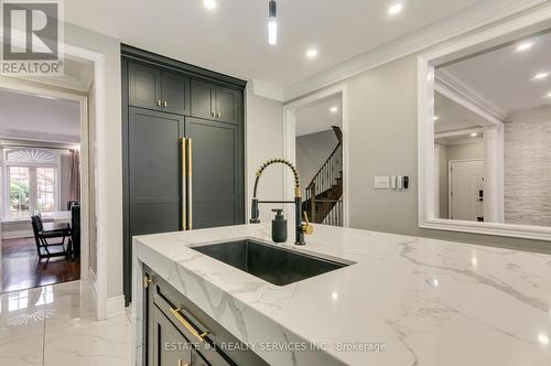 42 Beacon Hill Drive, Brampton, ON - Indoor Photo Showing Kitchen