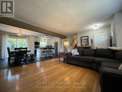 721 Churchill Street, Timmins, ON - Indoor Photo Showing Living Room