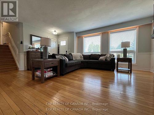 721 Churchill Street, Timmins, ON - Indoor Photo Showing Living Room