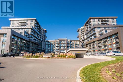 806 - 450 Dundas Street E, Hamilton, ON - Outdoor With Facade