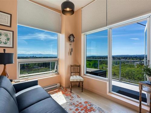 802-4009 Rainbow Hill Lane, Saanich, BC - Indoor