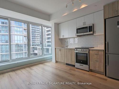 513-1195 The Queensway  W, Toronto, ON - Indoor Photo Showing Kitchen