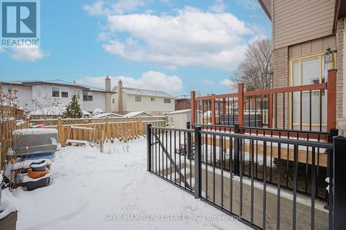 Lower - 18 Rockway Court S, Hamilton, ON - Outdoor