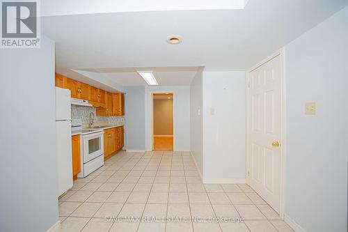 Lower - 18 Rockway Court S, Hamilton, ON - Indoor Photo Showing Kitchen