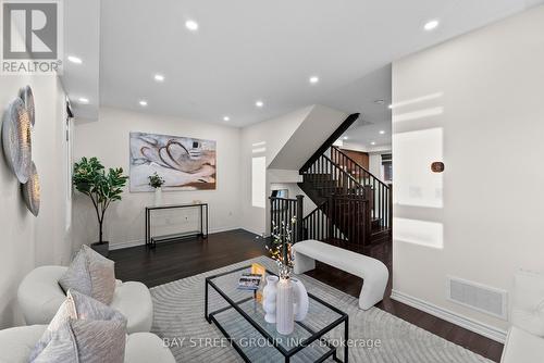 340 Lagerfeld Drive, Brampton, ON - Indoor Photo Showing Living Room