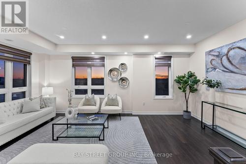 340 Lagerfeld Drive, Brampton, ON - Indoor Photo Showing Living Room