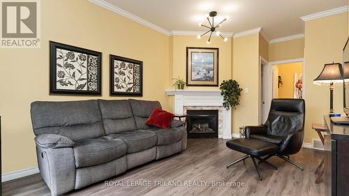 1 Watson Crescent, St. Thomas, ON - Indoor Photo Showing Living Room With Fireplace