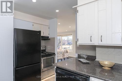 1395 Fordon Avenue, Pickering, ON - Indoor Photo Showing Kitchen