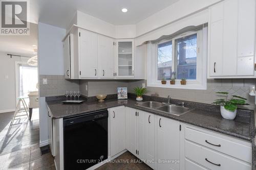 1395 Fordon Avenue, Pickering, ON - Indoor Photo Showing Kitchen With Double Sink