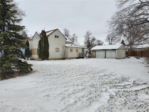 230 3Rd Avenue S, Niverville, MB 