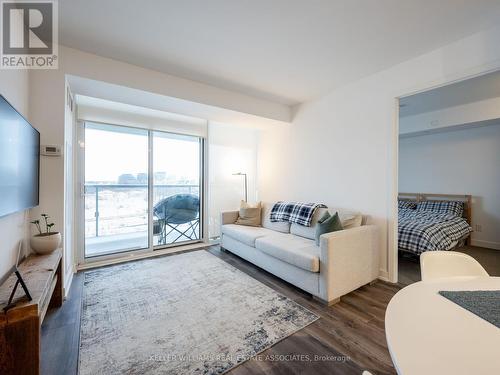 413 - 120 Varna Drive, Toronto, ON - Indoor Photo Showing Living Room