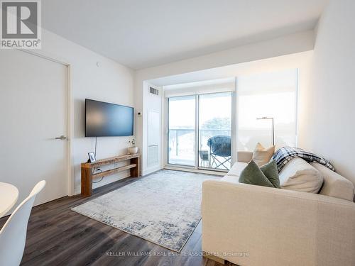 413 - 120 Varna Drive, Toronto, ON - Indoor Photo Showing Living Room