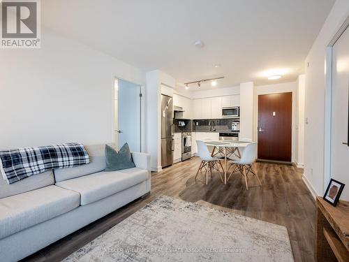 413 - 120 Varna Drive, Toronto, ON - Indoor Photo Showing Living Room