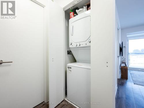 413 - 120 Varna Drive, Toronto, ON - Indoor Photo Showing Laundry Room