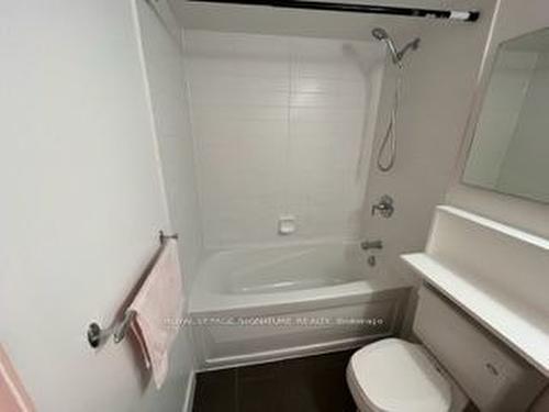 4009-15 Fort York Blvd, Toronto, ON - Indoor Photo Showing Bathroom