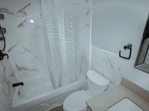 945 Mandolin Pl, Mississauga, ON - Indoor Photo Showing Bathroom