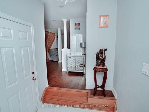 945 Mandolin Pl, Mississauga, ON - Indoor Photo Showing Other Room