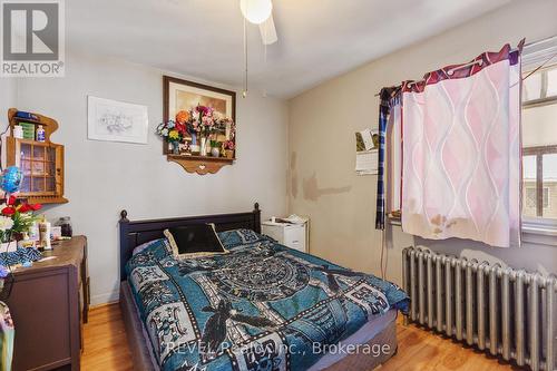 428 Carlton Street, St. Catharines (445 - Facer), ON - Indoor Photo Showing Bedroom