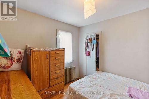 428 Carlton Street, St. Catharines (445 - Facer), ON - Indoor Photo Showing Bedroom