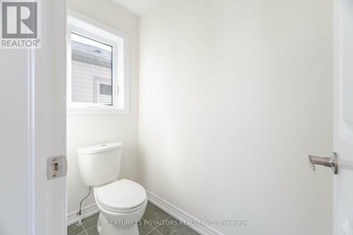 277 Broadacre Drive, Kitchener, ON - Indoor Photo Showing Bathroom