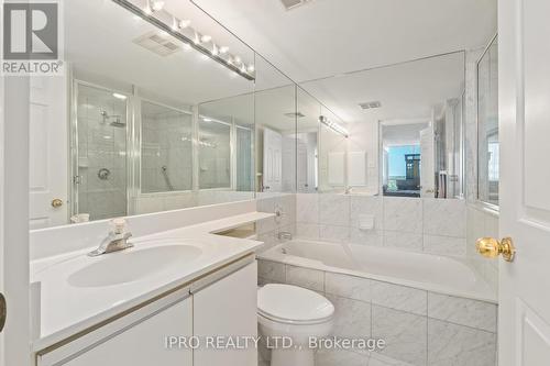 909 - 22 Hanover Road, Brampton, ON - Indoor Photo Showing Bathroom