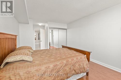 909 - 22 Hanover Road, Brampton, ON - Indoor Photo Showing Bedroom