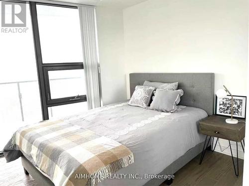 4011 - 11 Wellesley Street W, Toronto, ON - Indoor Photo Showing Bedroom