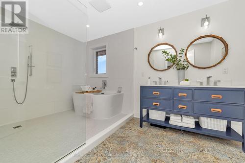 8340 Bank Street, Ottawa, ON - Indoor Photo Showing Bathroom