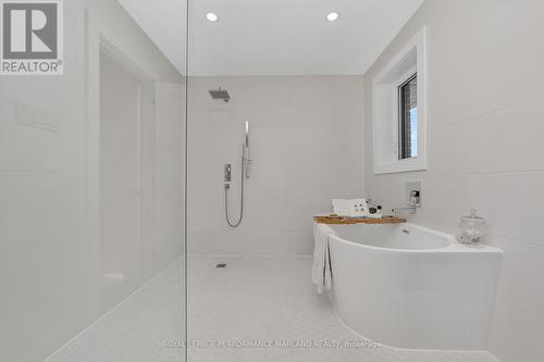 8340 Bank Street, Ottawa, ON - Indoor Photo Showing Bathroom