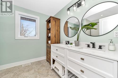 8340 Bank Street, Ottawa, ON - Indoor Photo Showing Bathroom