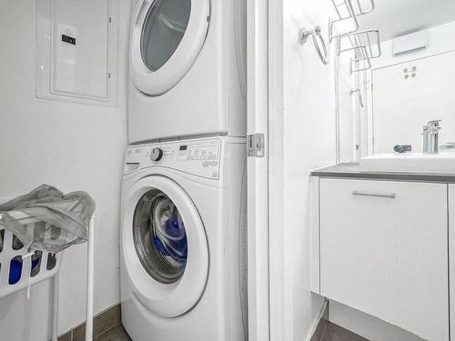 Salle de lavage - 215-2700 Rue De Rouen, Montréal (Ville-Marie), QC - Indoor Photo Showing Laundry Room