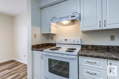 #14 4610 17 Av Nw, Edmonton, AB - Indoor Photo Showing Kitchen